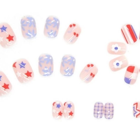 Press on nails summer Fourth of July Memorial Day red white and blue short round - Picture 2 of 2